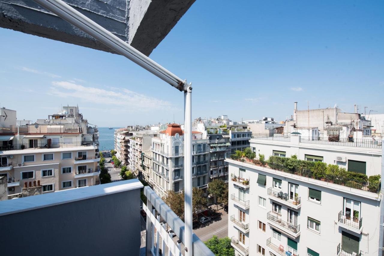 Daphne By Halu! : Downtown Family Penthouse Apartment เทสซาโลนิกิ ภายนอก รูปภาพ