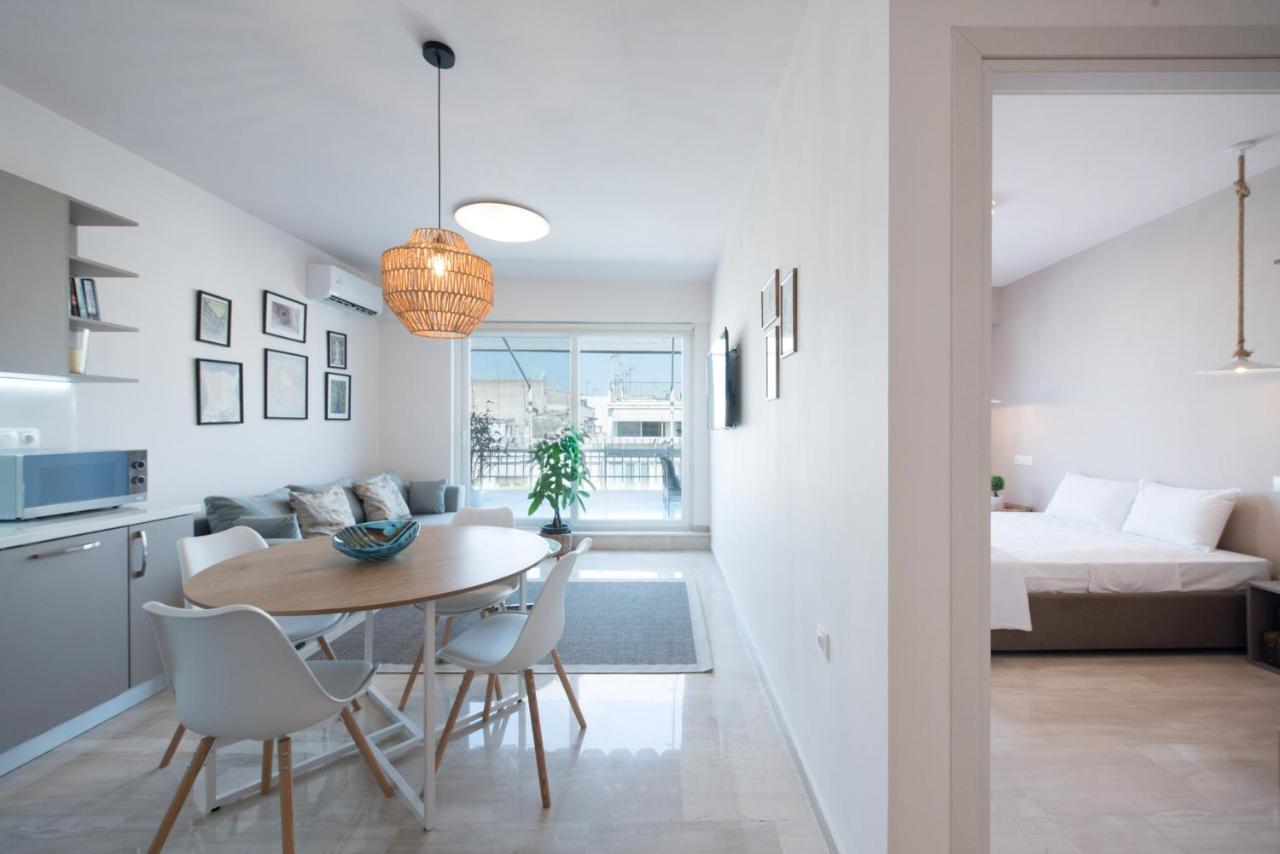 Daphne By Halu! : Downtown Family Penthouse Apartment เทสซาโลนิกิ ภายนอก รูปภาพ
